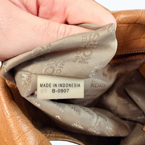 Michael Kors Brown Croc Embossed Leather Hobo Shoulder Bag Gold Hardware